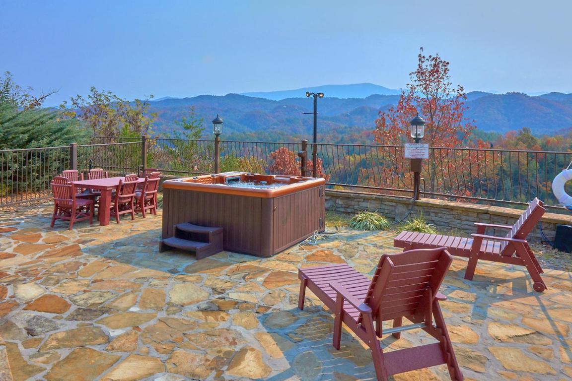 Journey'S End, 5 Bedrooms, Sleeps 12, Private Outdoor Pool, Theater, Sauna Sevierville Esterno foto