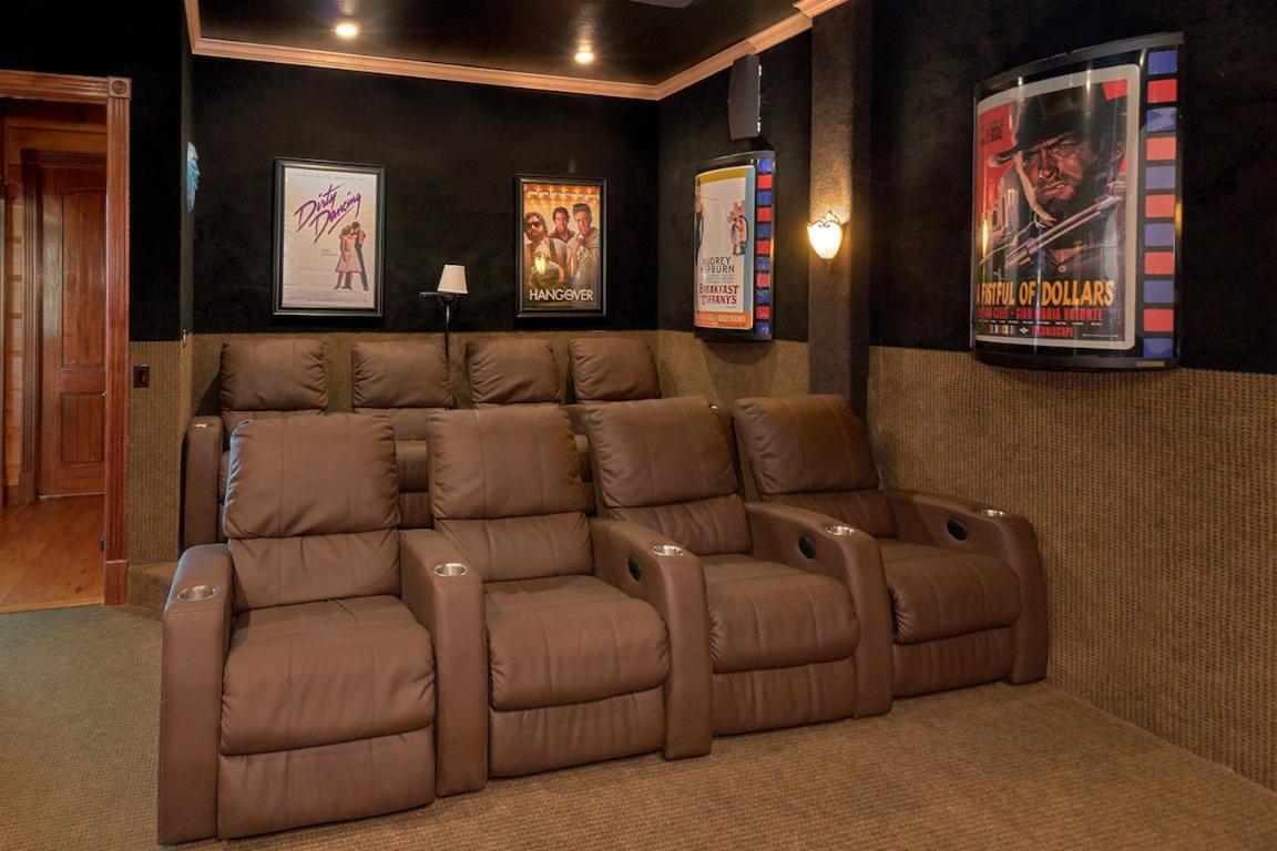 Journey'S End, 5 Bedrooms, Sleeps 12, Private Outdoor Pool, Theater, Sauna Sevierville Esterno foto
