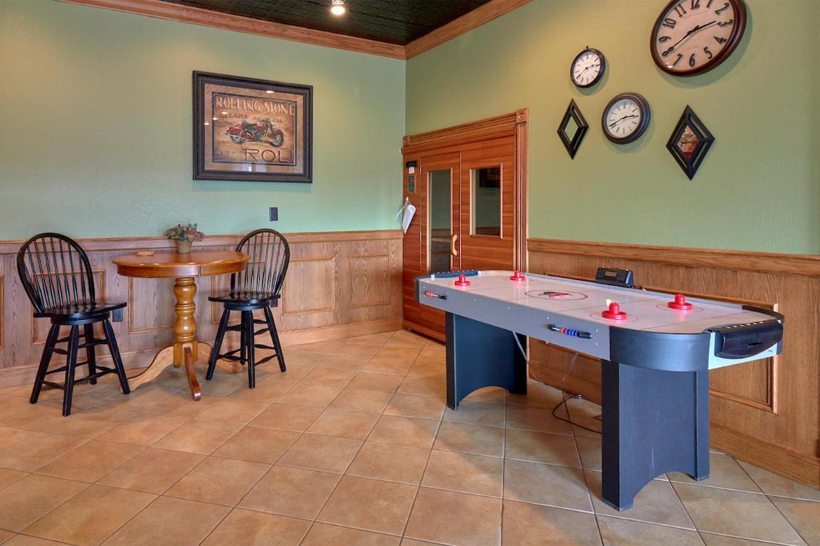 Journey'S End, 5 Bedrooms, Sleeps 12, Private Outdoor Pool, Theater, Sauna Sevierville Esterno foto