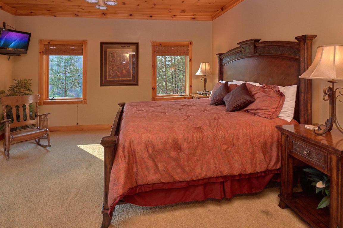 Journey'S End, 5 Bedrooms, Sleeps 12, Private Outdoor Pool, Theater, Sauna Sevierville Esterno foto